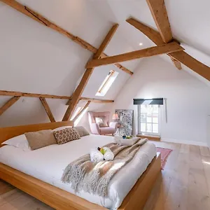 https://charming-room-in-the-green-neighbourhood-of-gent.hotelsghent.com